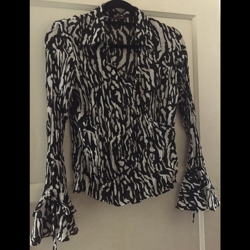 Violet & Claire long sleeve button top